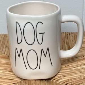 Rae Dunn DOG MOM Mug - 2020 Limited edition - ceramic - new with out tags!